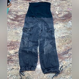 Tampa Size Large Black Washed Out Cargo Capri Maternity Pants